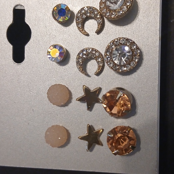 Lux accessories multi stud earring set - Picture 4 of 7